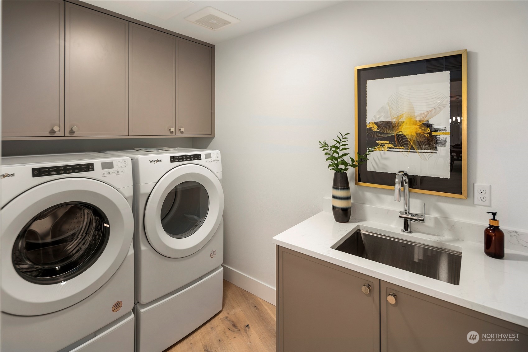 317 5th Avenue Unit: 205