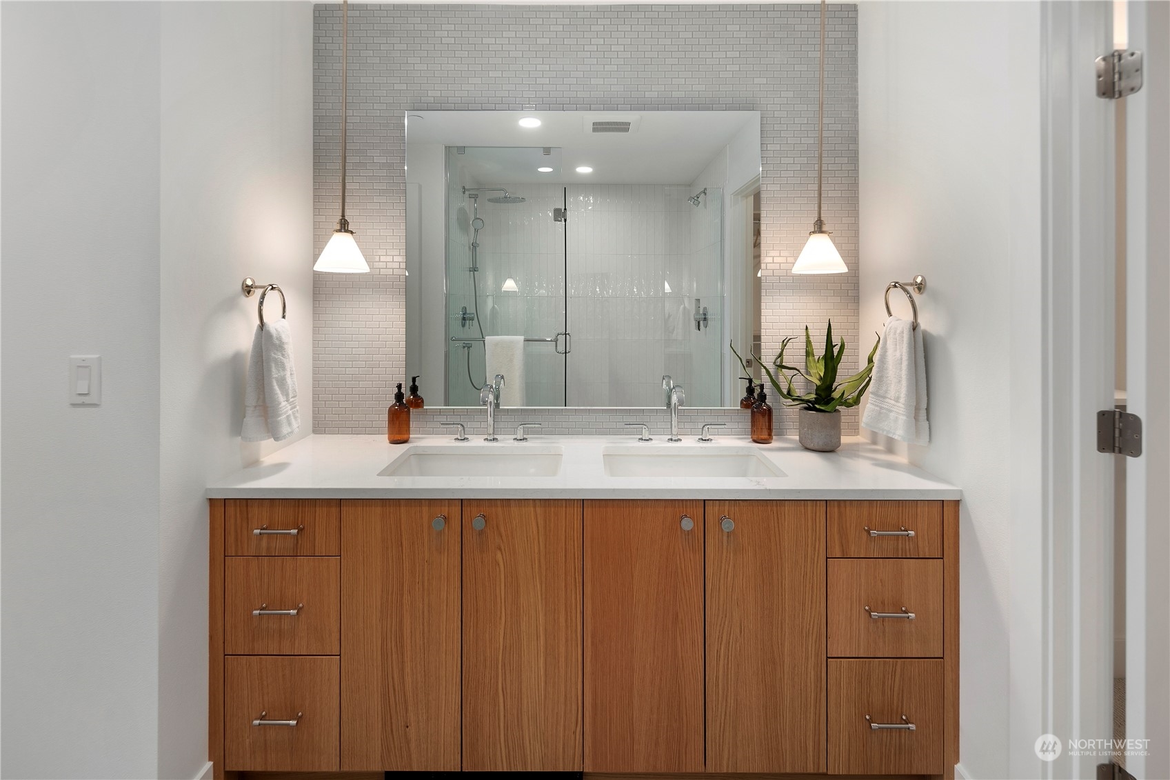 317 5th Avenue Unit: 201