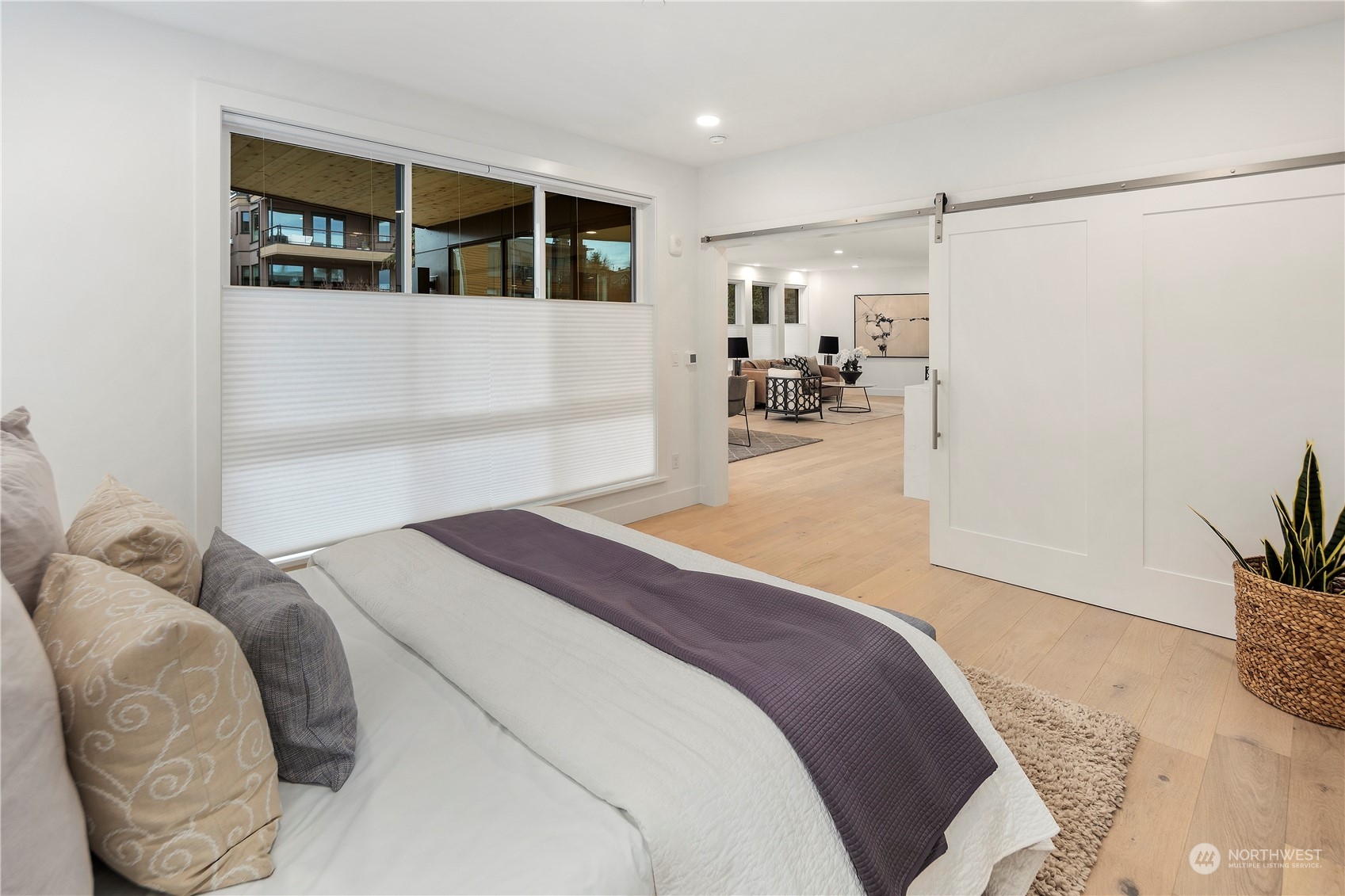 317 5th Avenue Unit: 201