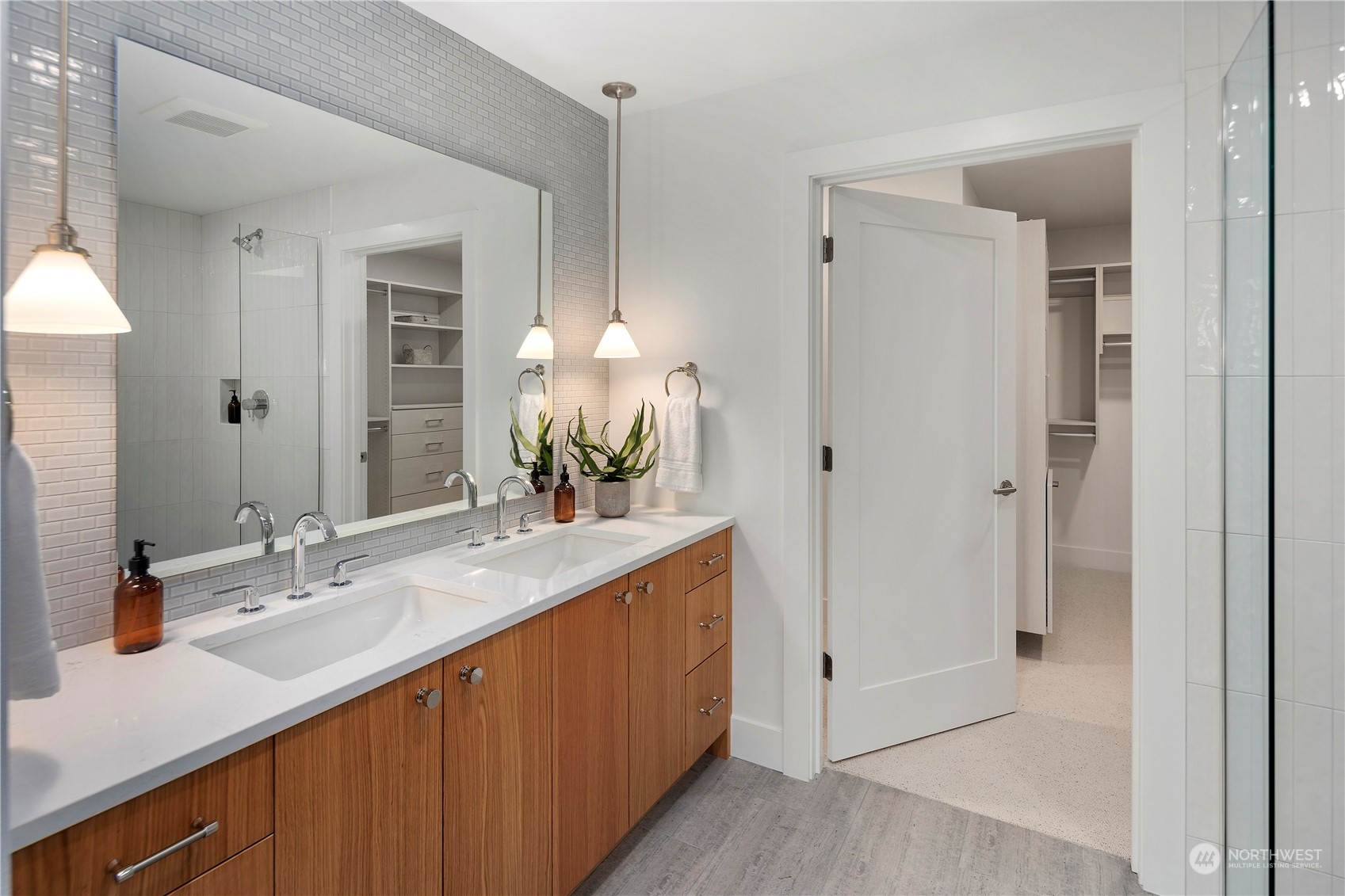 317 5th Avenue Unit: 201