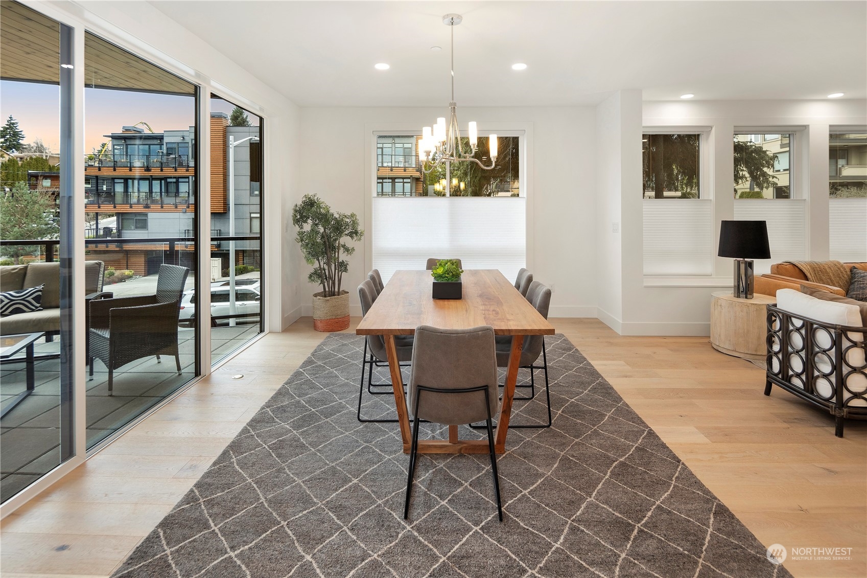 317 5th Avenue Unit: 201