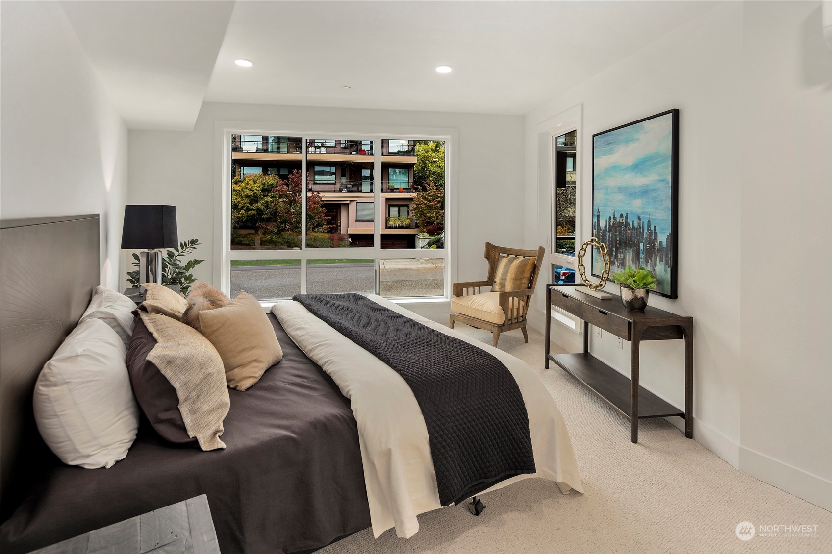 317 5th Avenue Unit: 204