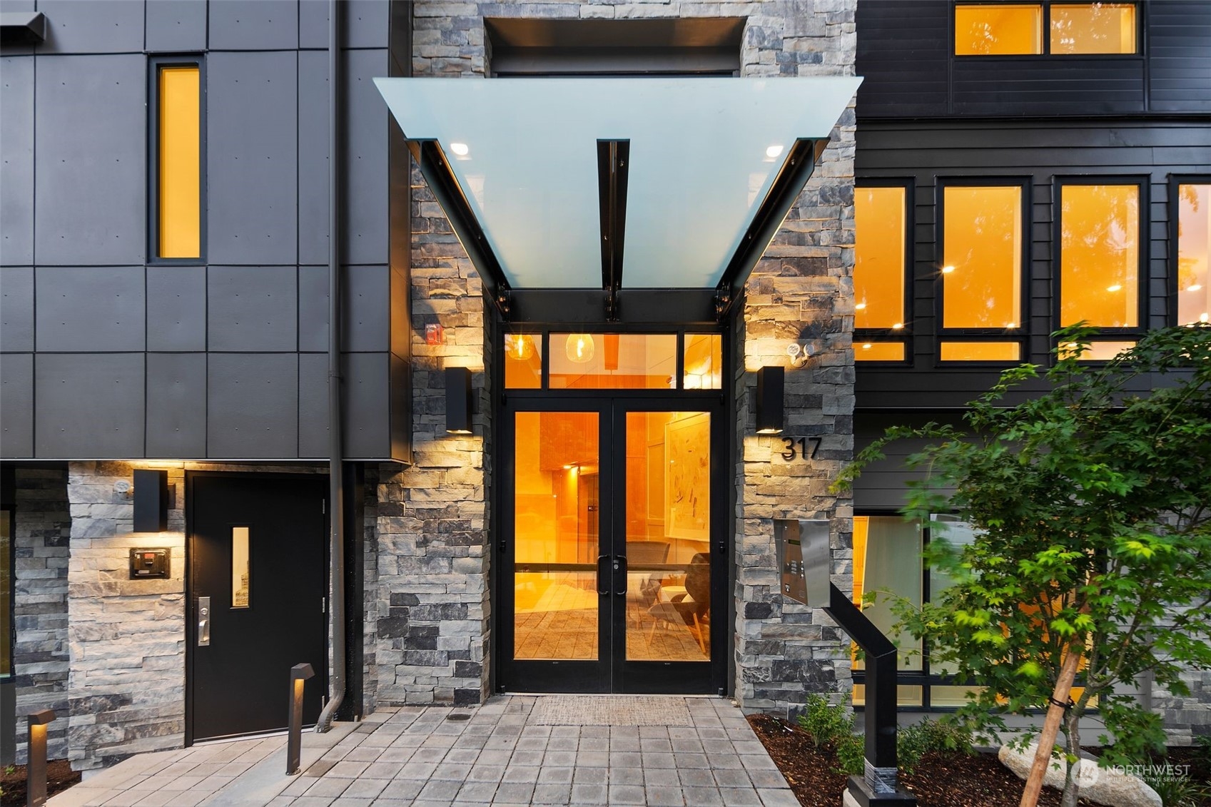 317 5th Avenue Unit: 204