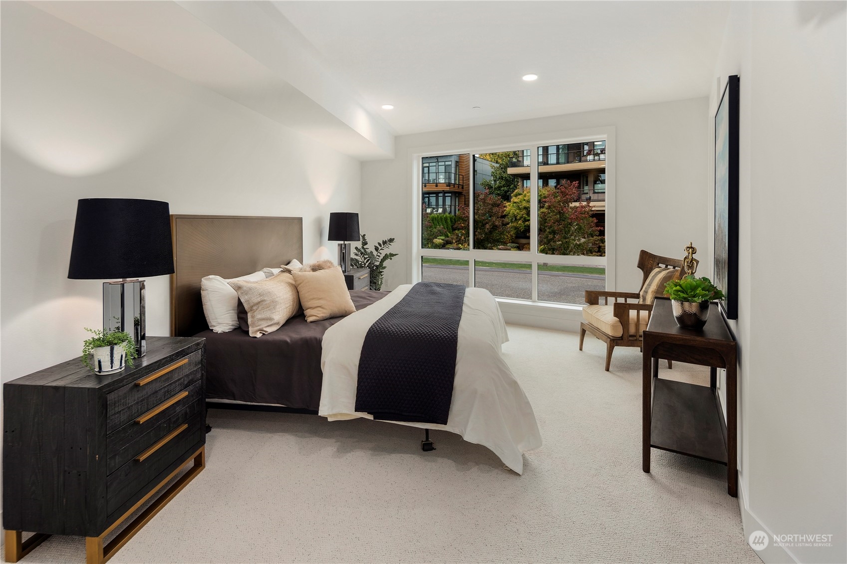 317 5th Avenue Unit: 204