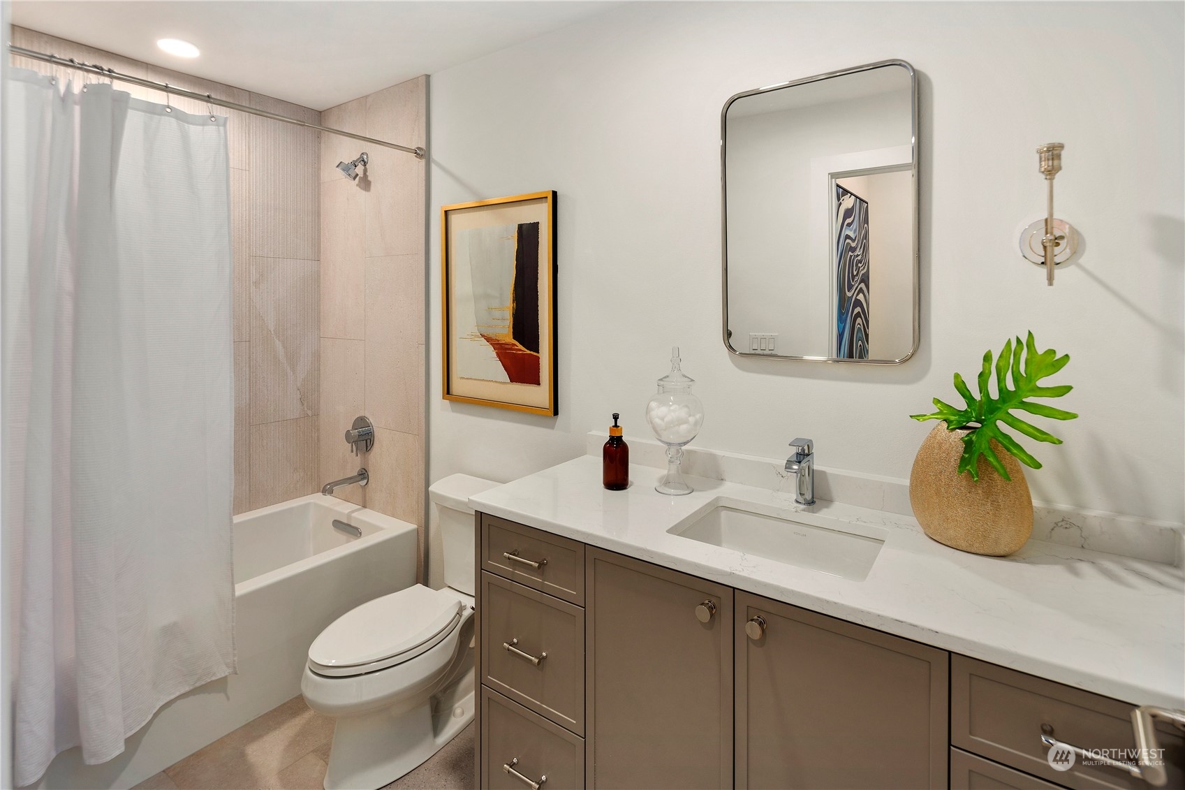 317 5th Avenue Unit: 204