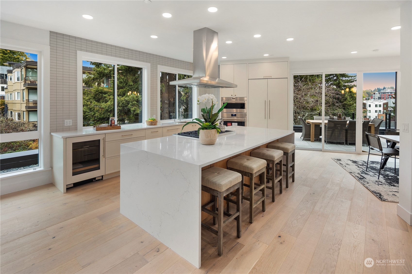 317 5th Avenue Unit: PH304