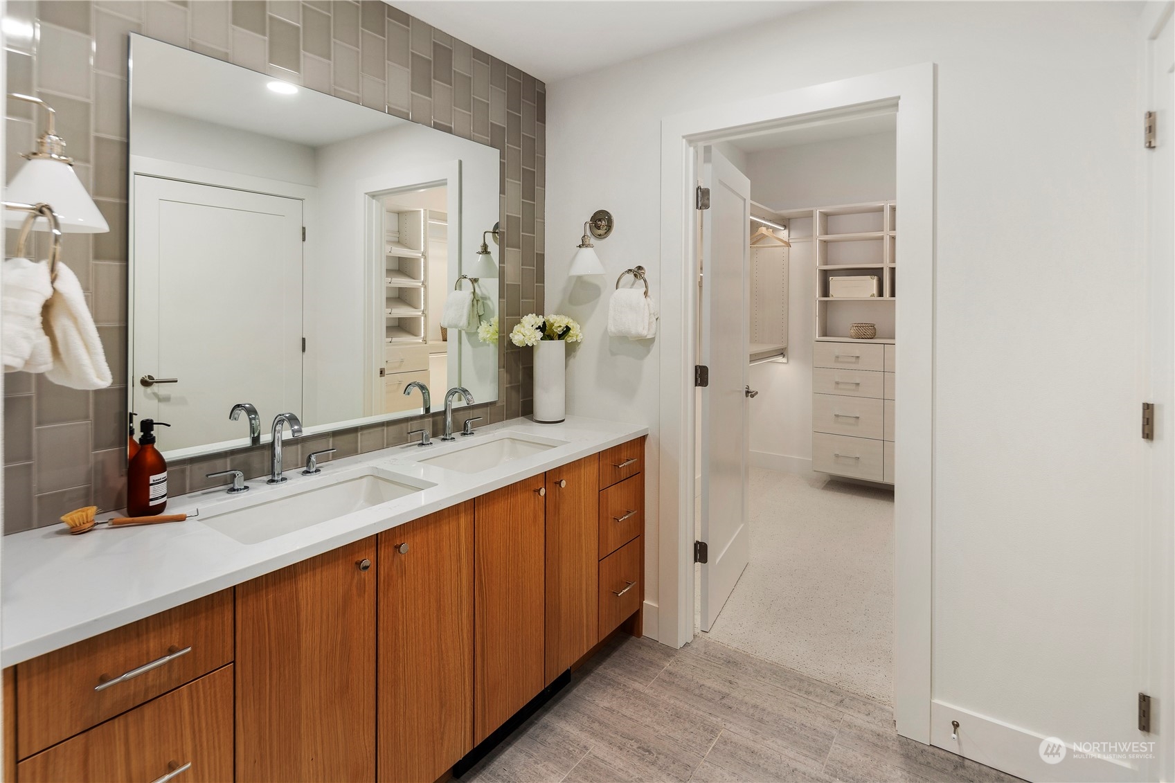 317 5th Avenue Unit: 106