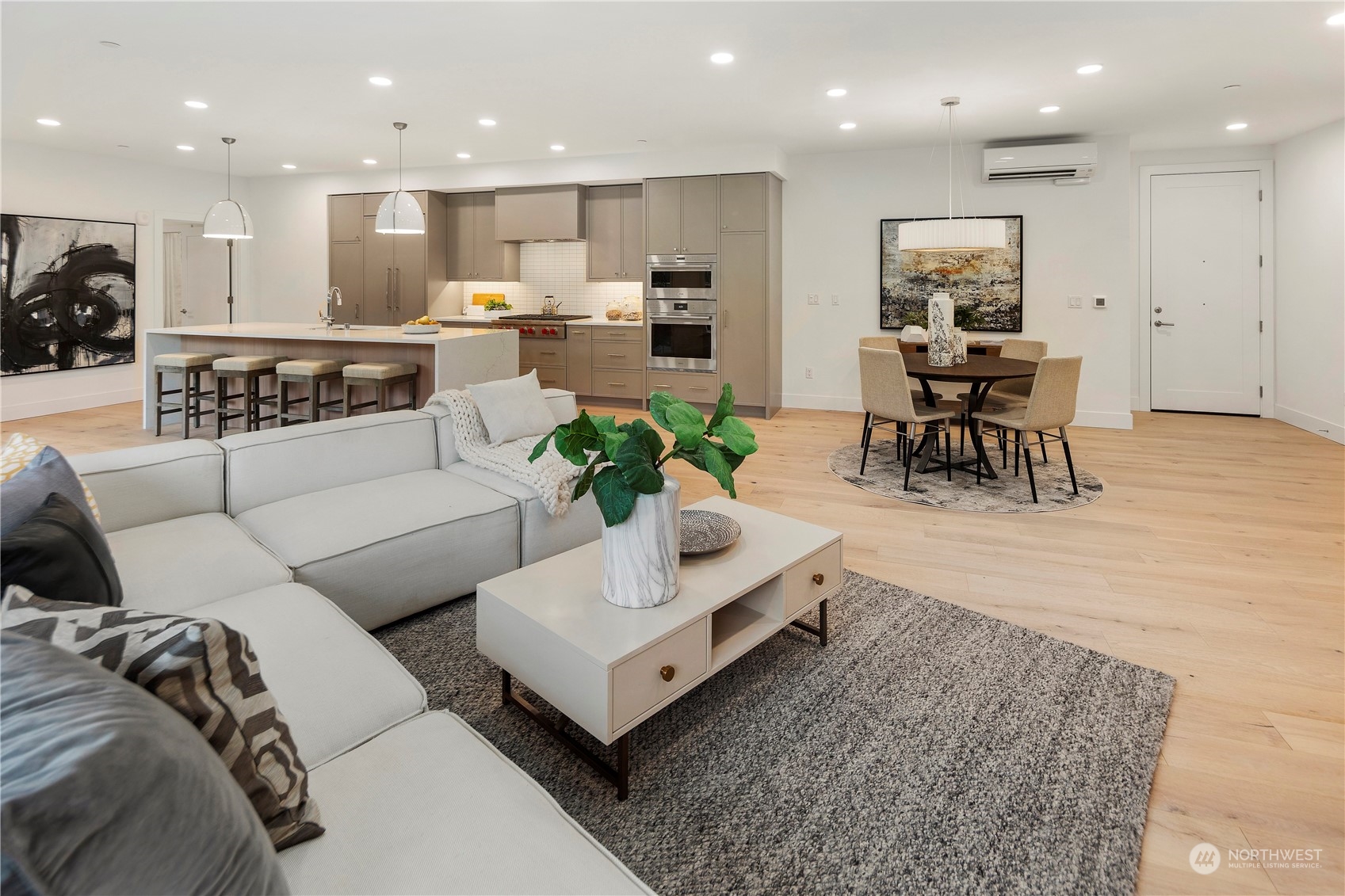 317 5th Avenue Unit: 106