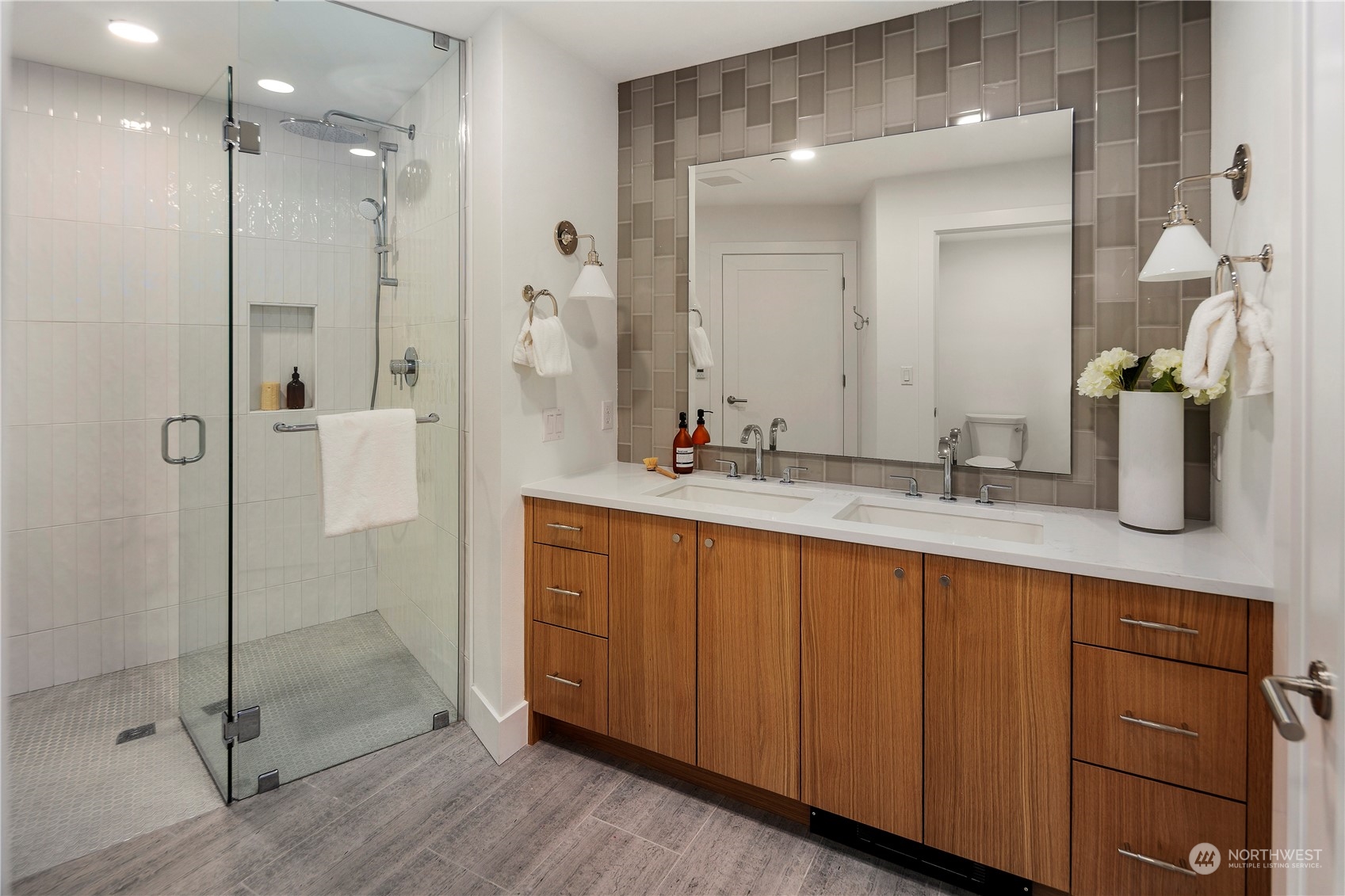317 5th Avenue Unit: 106
