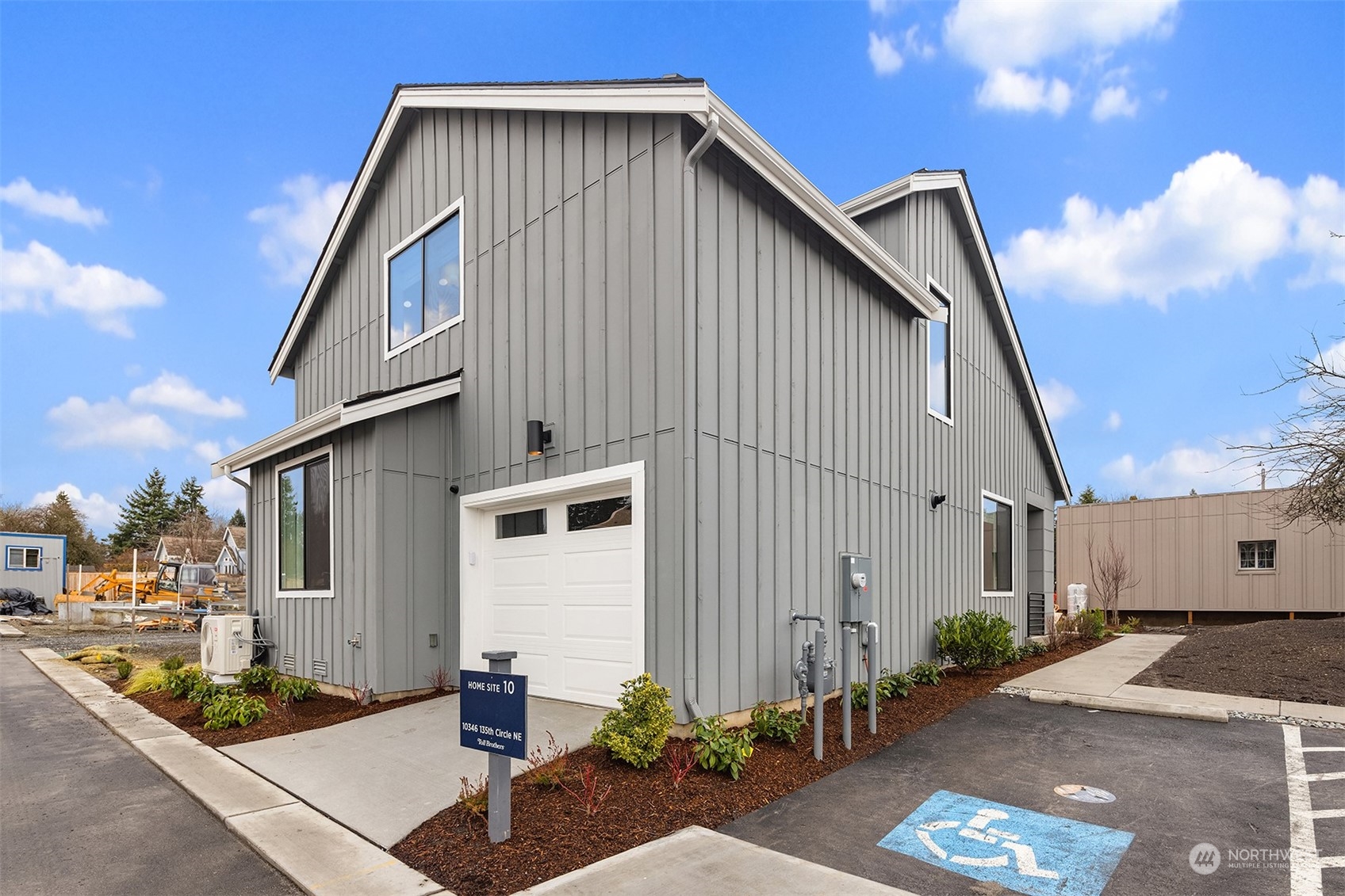 10285 (HS 14) 135th Circle NE