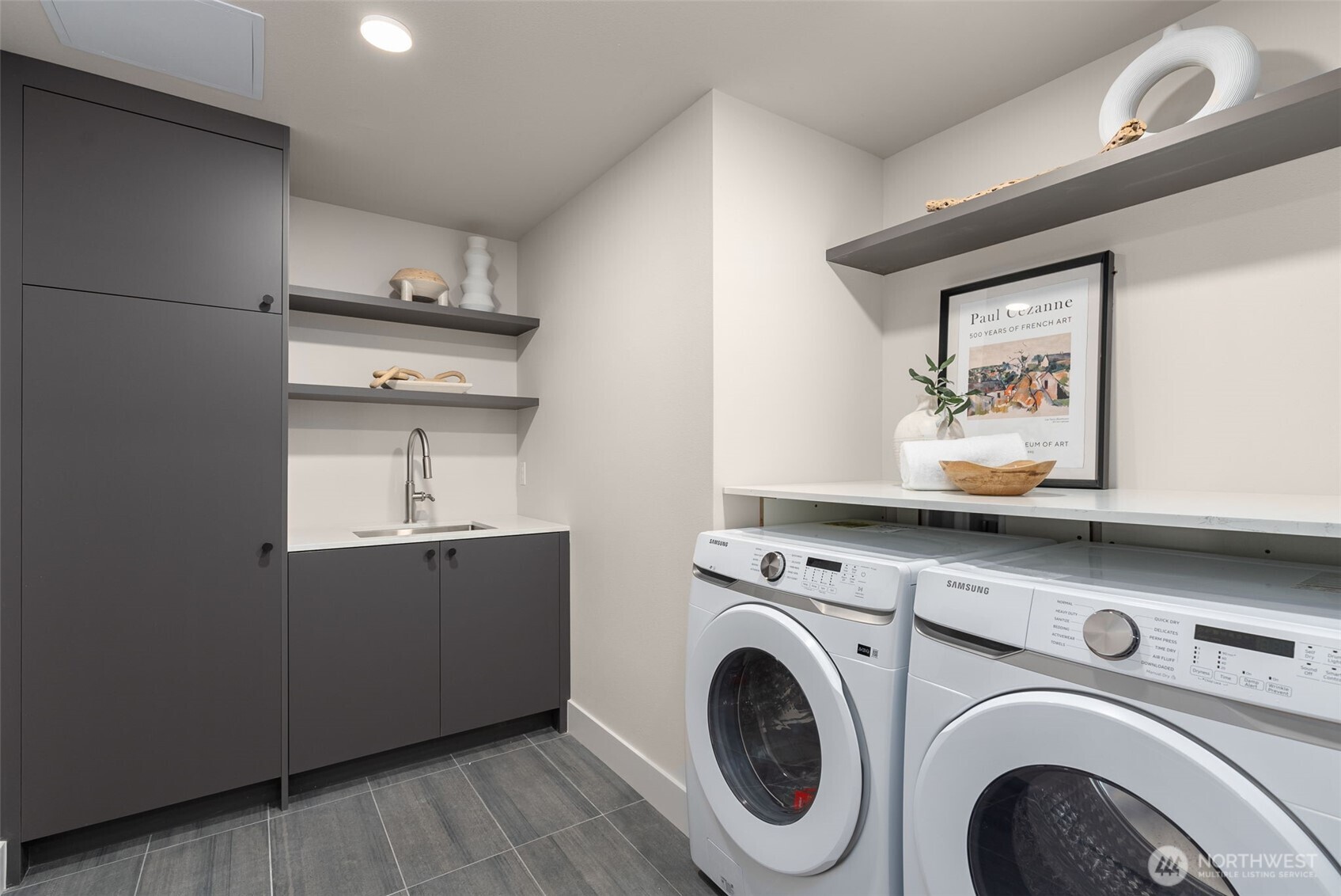 238 4th Avenue Unit: 100