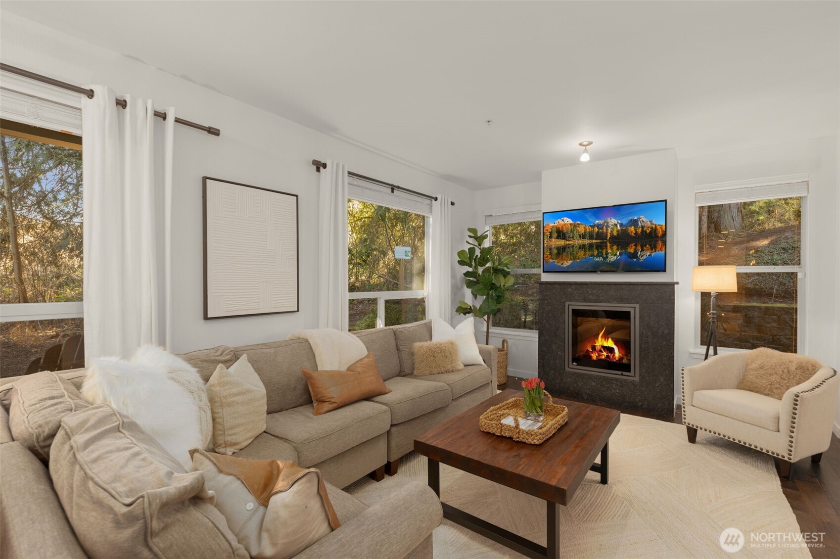 1900 Weaver Rd Unit: P101