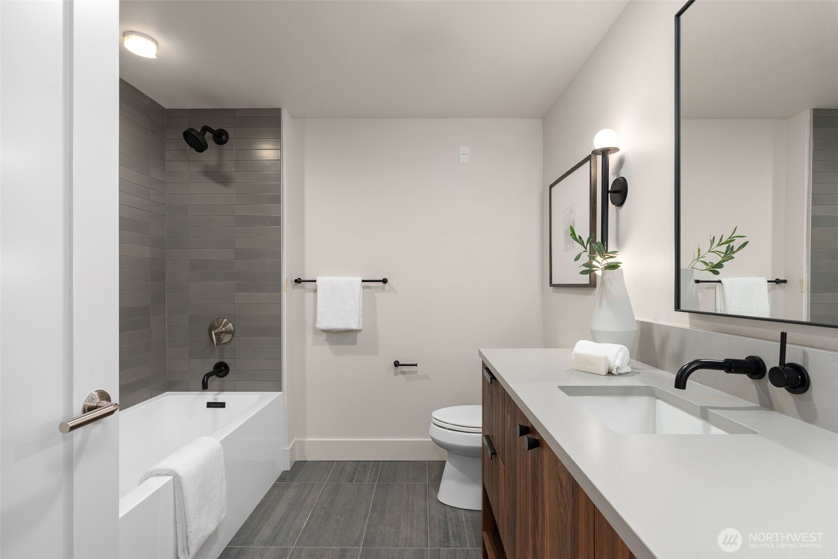 238 4th Avenue Unit: 201