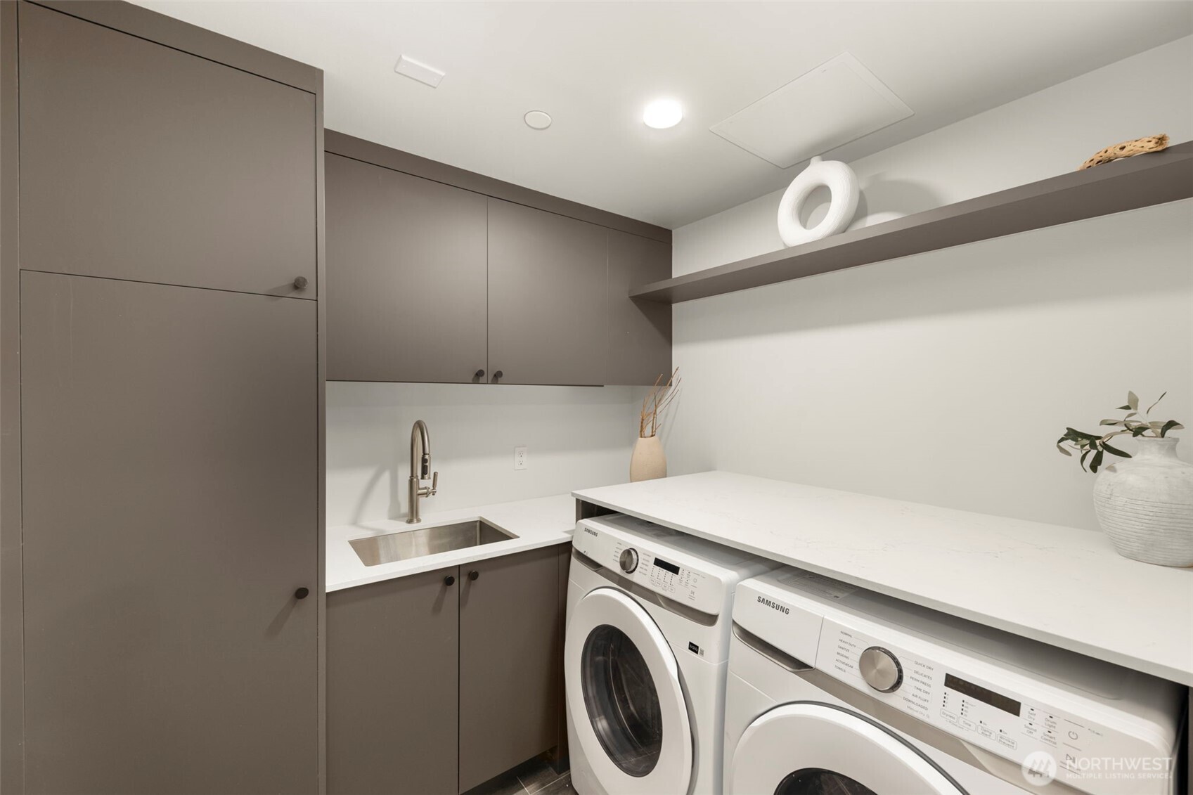 238 4th Avenue Unit: 300
