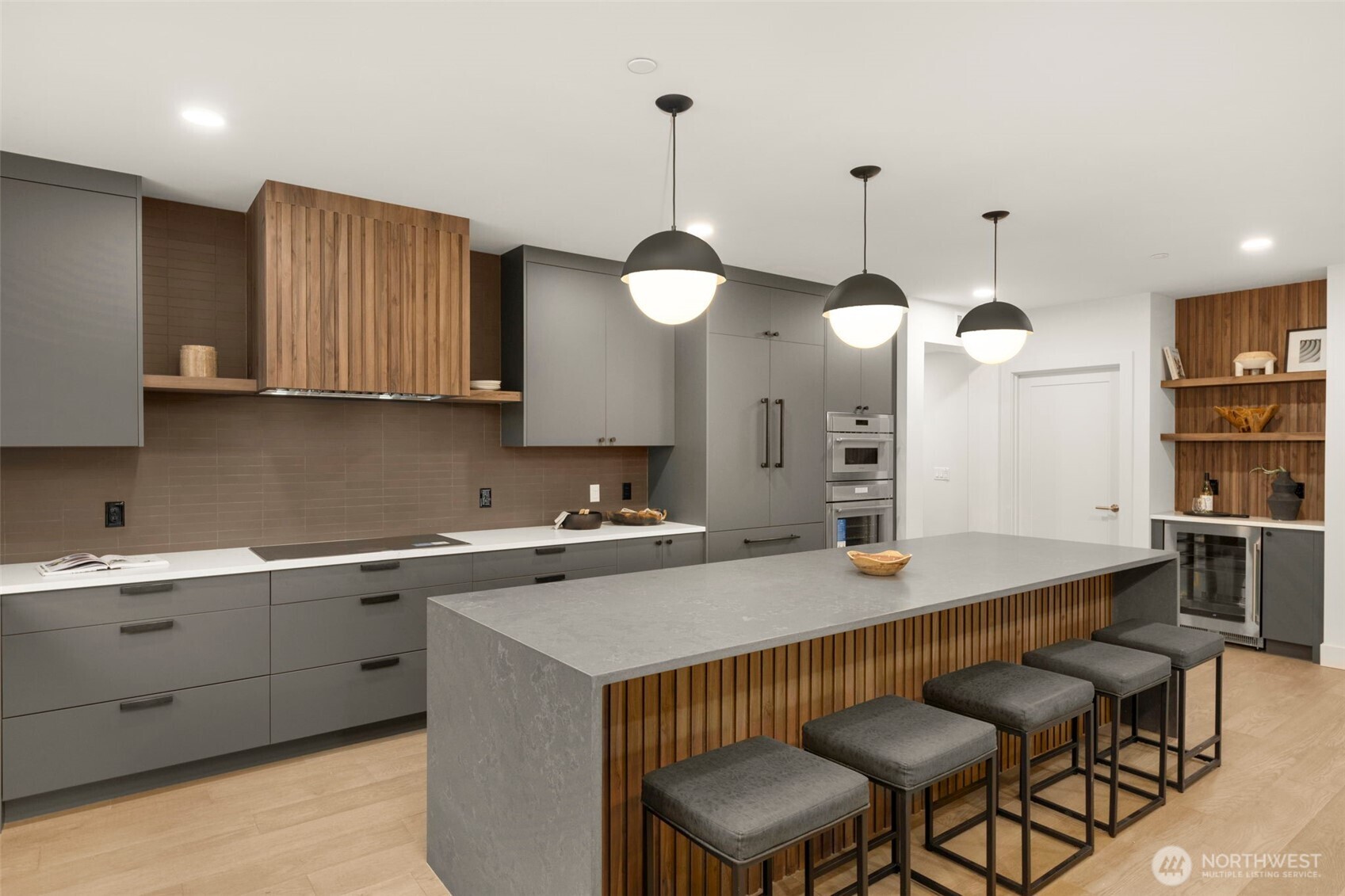238 4th Avenue Unit: 300