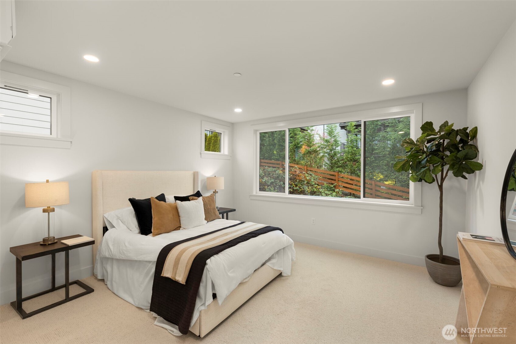 238 4th Avenue Unit: 300