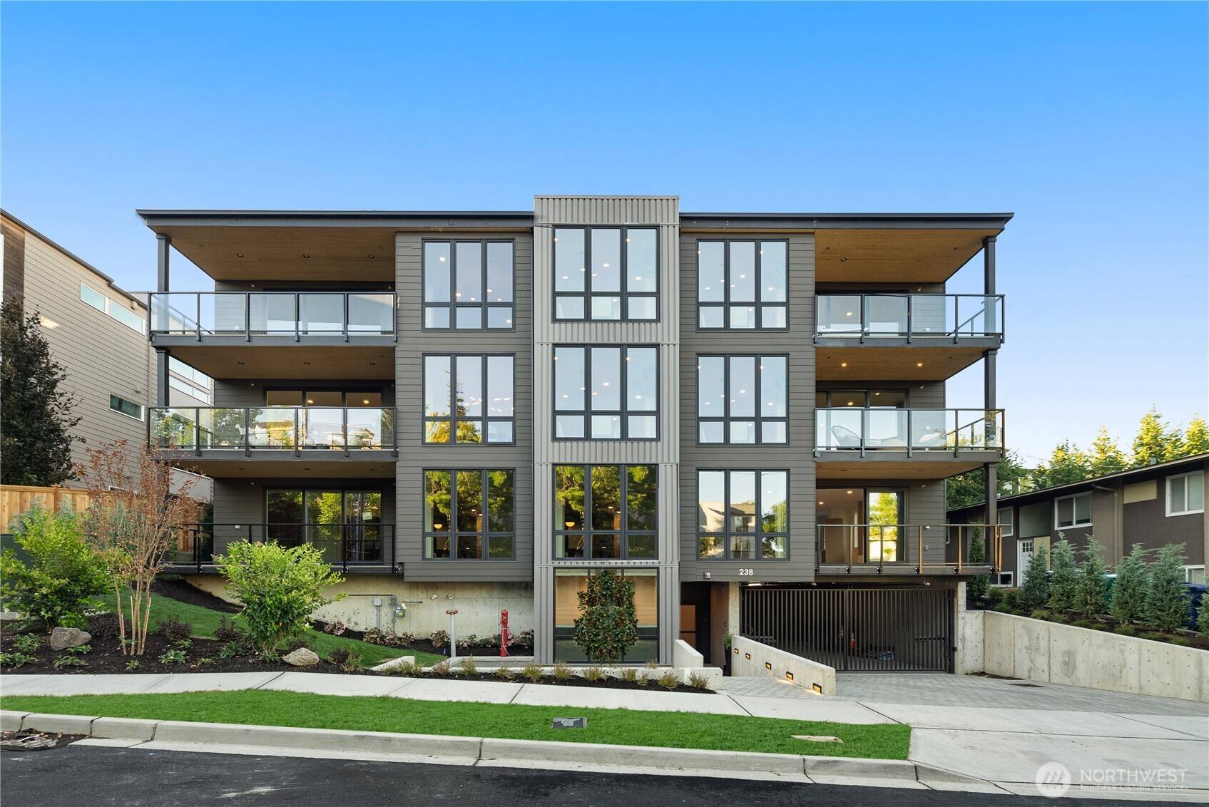238 4th Avenue Unit: 300