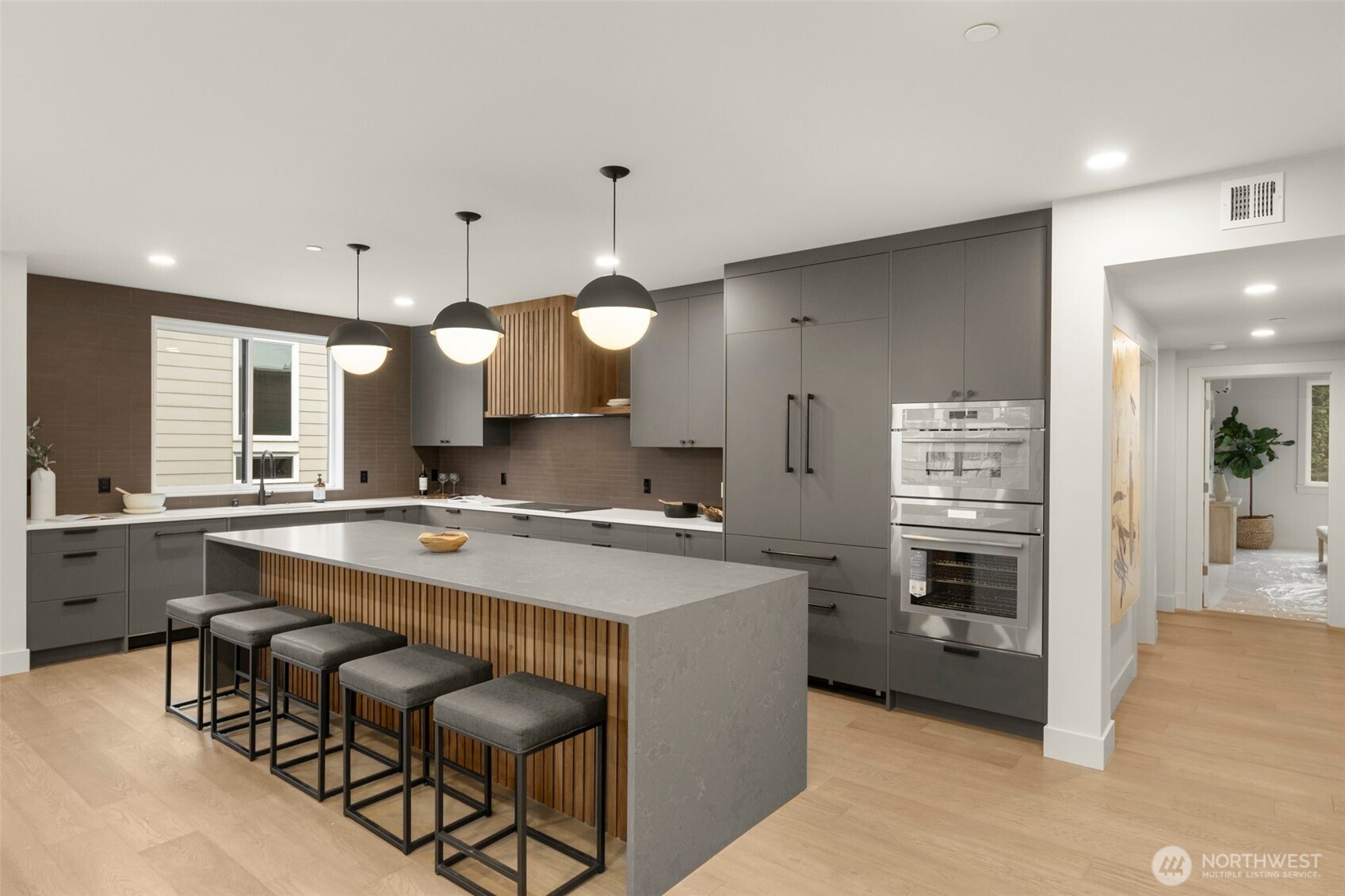 238 4th Avenue Unit: 300