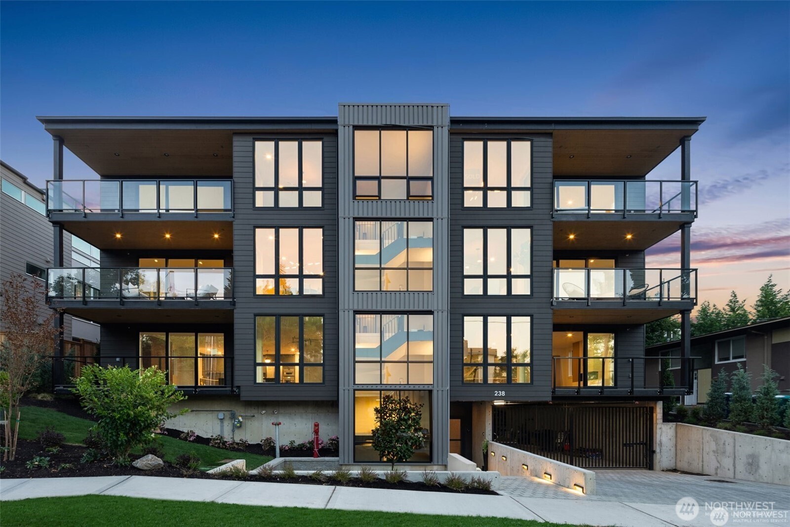 238 4th Avenue Unit: 300