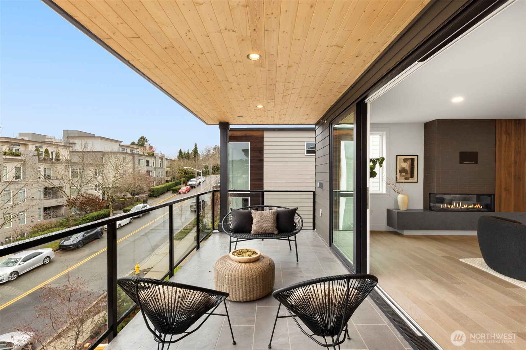 238 4th Avenue Unit: 300