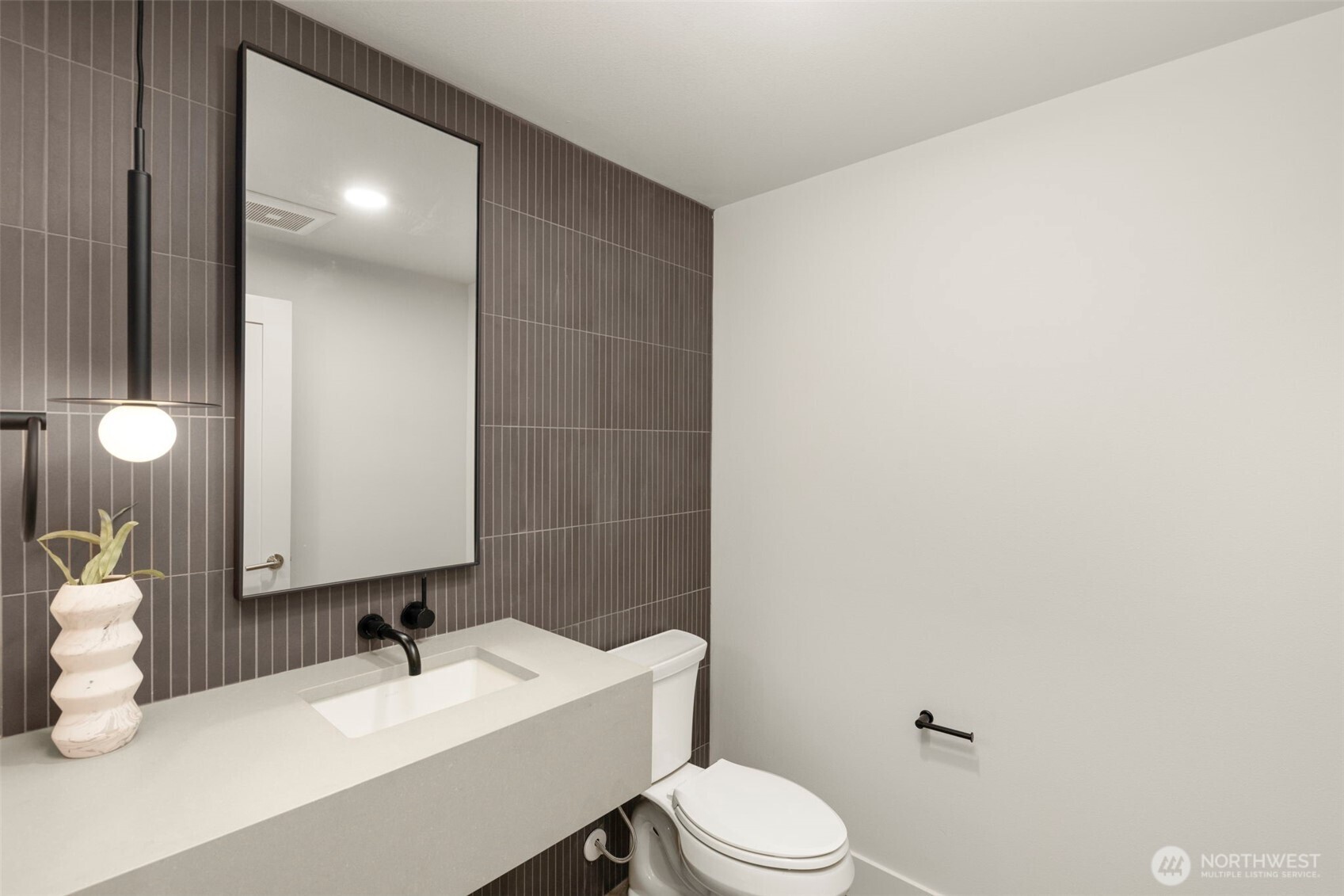 238 4th Avenue Unit: 300