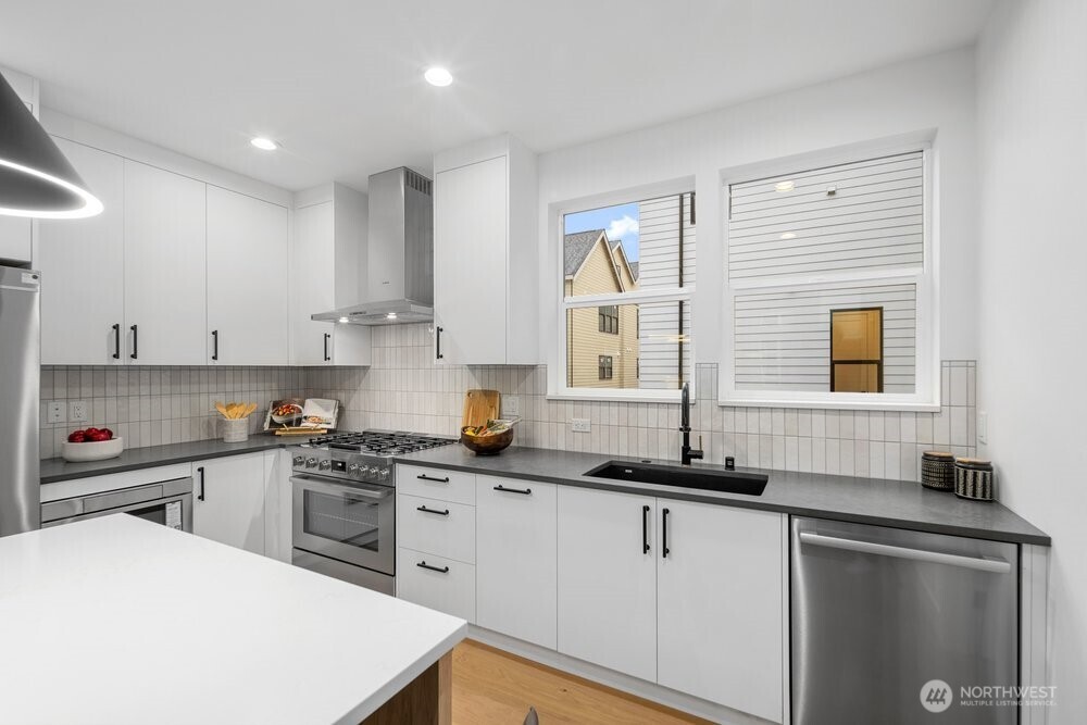 691 NW Locust ST (Homesite #11)
