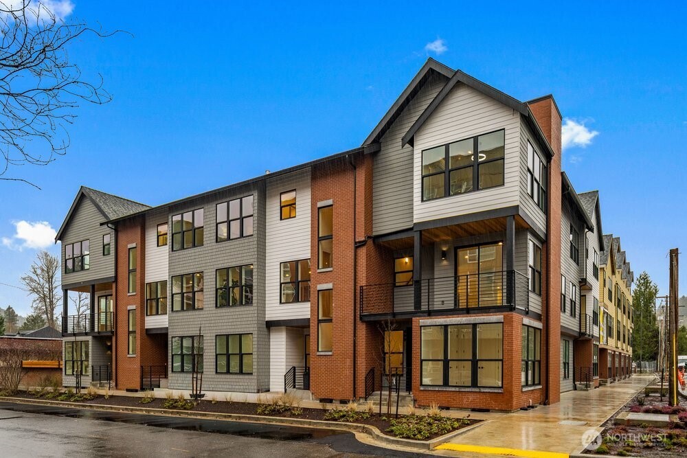 691 NW Locust ST (Homesite #11)