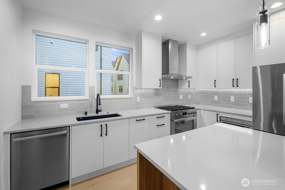 697 NW Locust ST (Homesite #8)