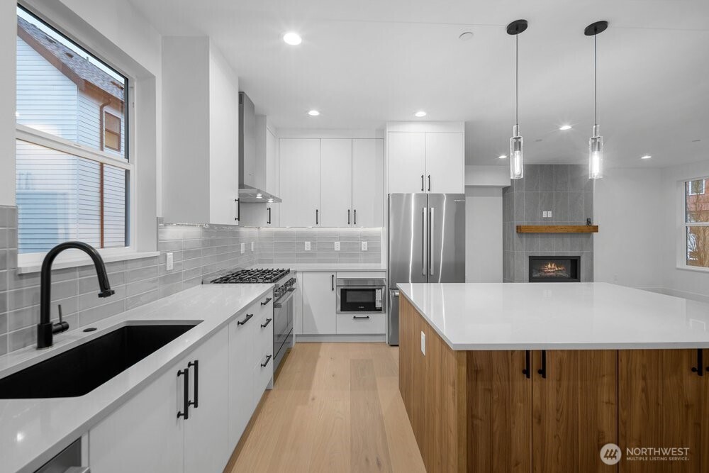 697 NW Locust ST (Homesite #8)