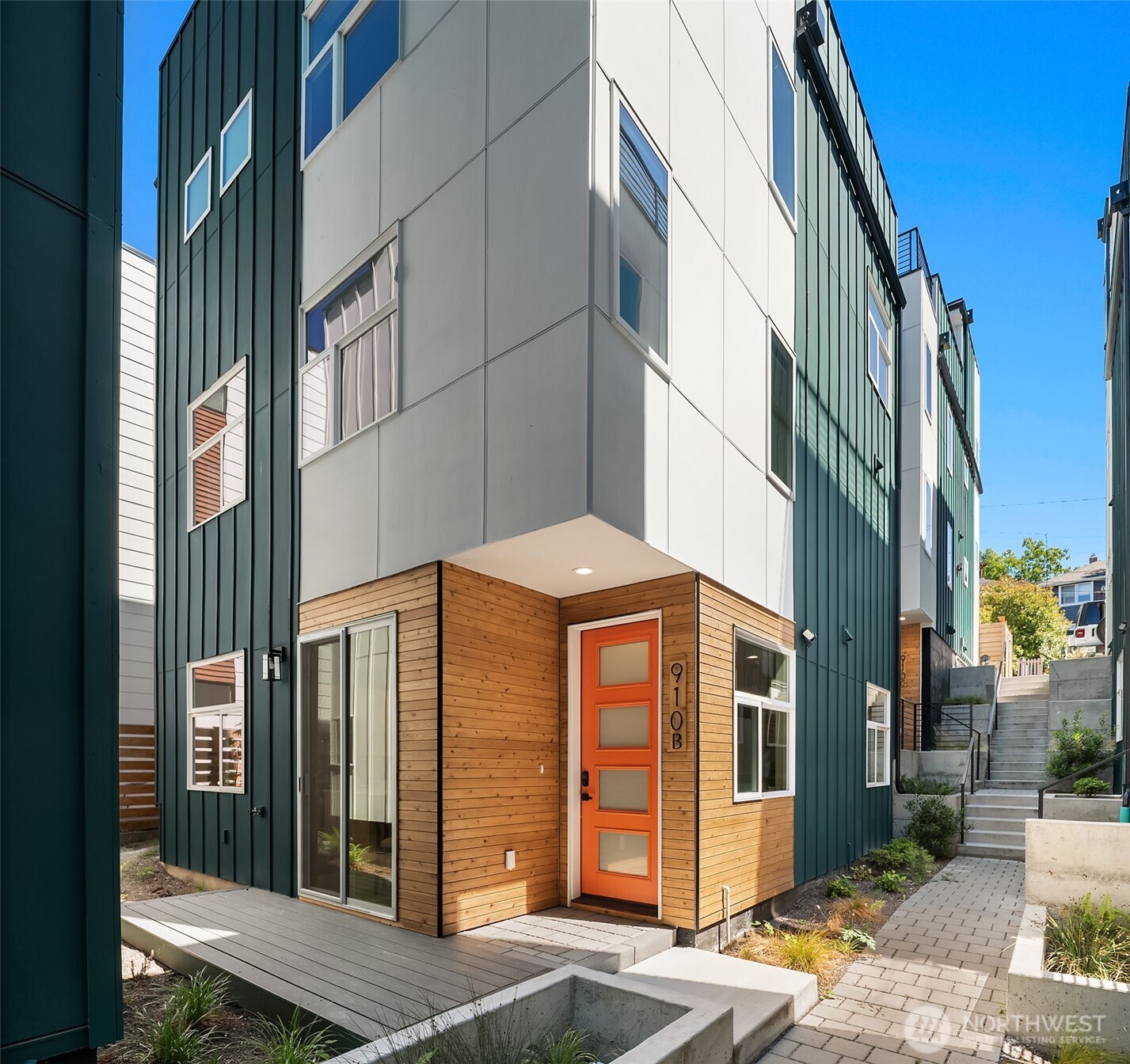 910 15th Avenue Unit: B