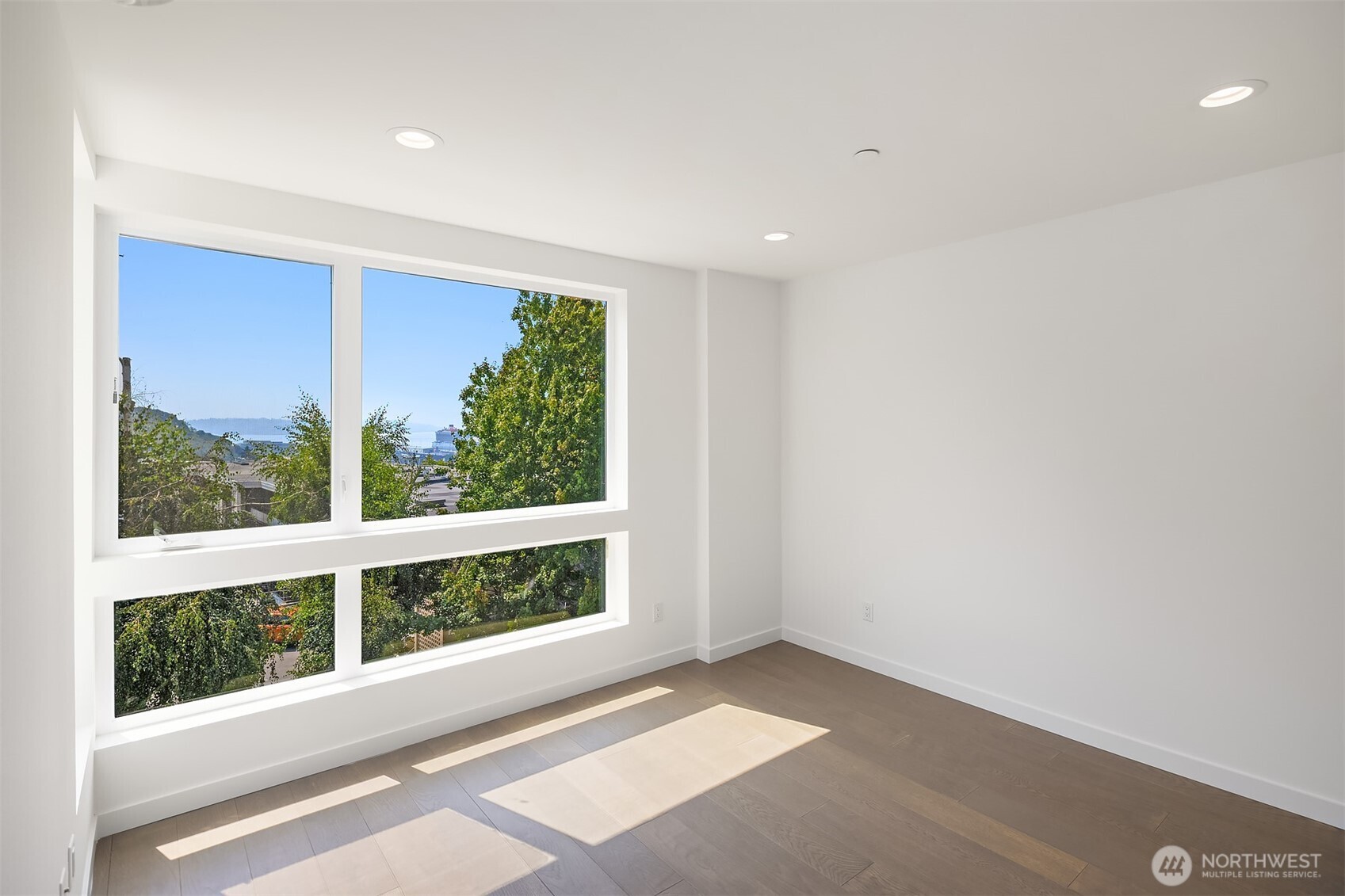 2538 14th Avenue W Unit: E