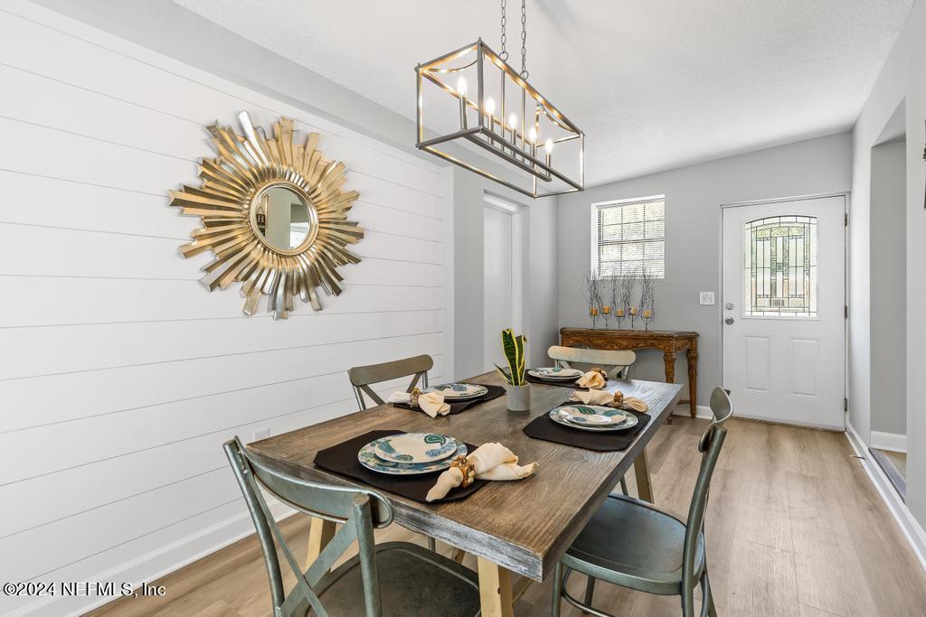 7461 STONEHURST Road N