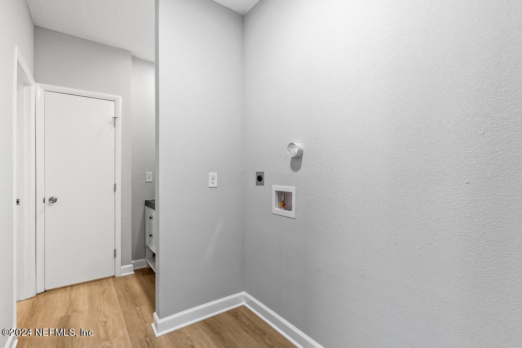 7461 STONEHURST Road N