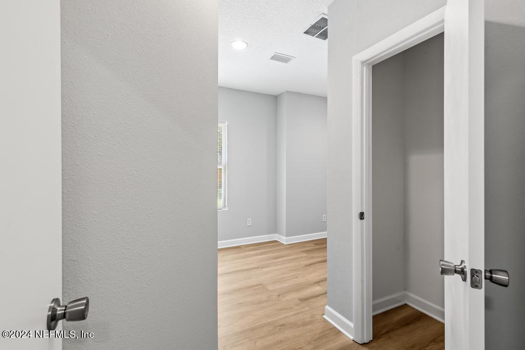 7461 STONEHURST Road N