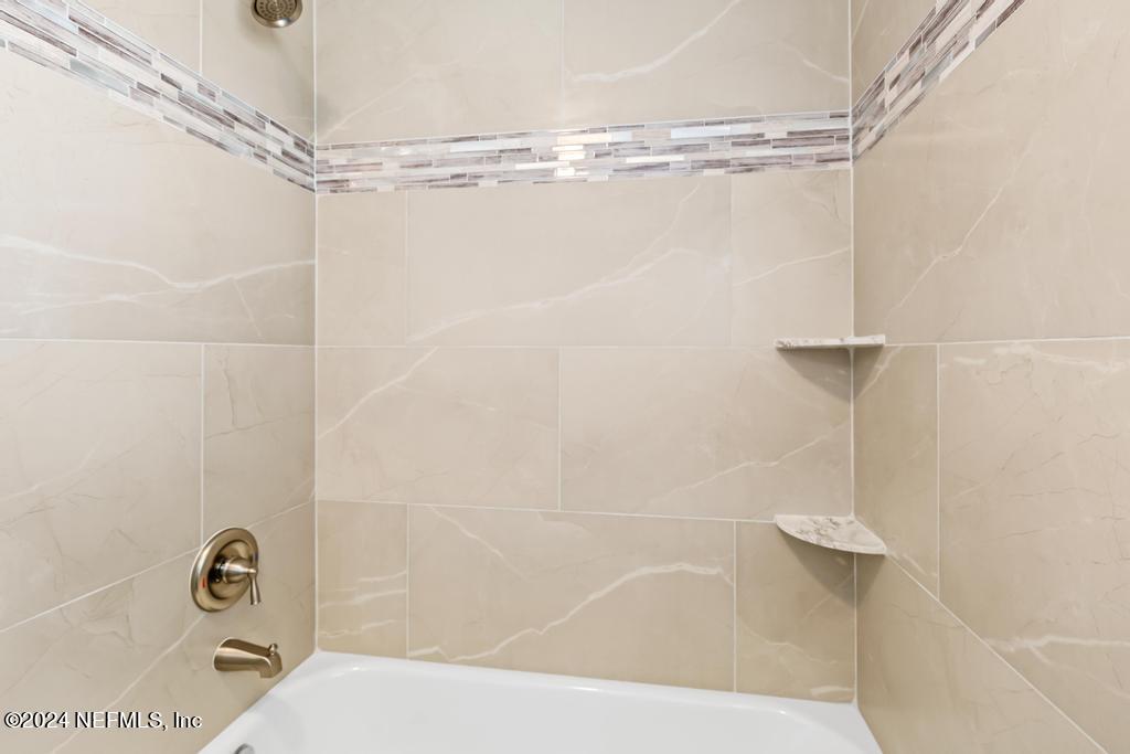 7461 STONEHURST Road N