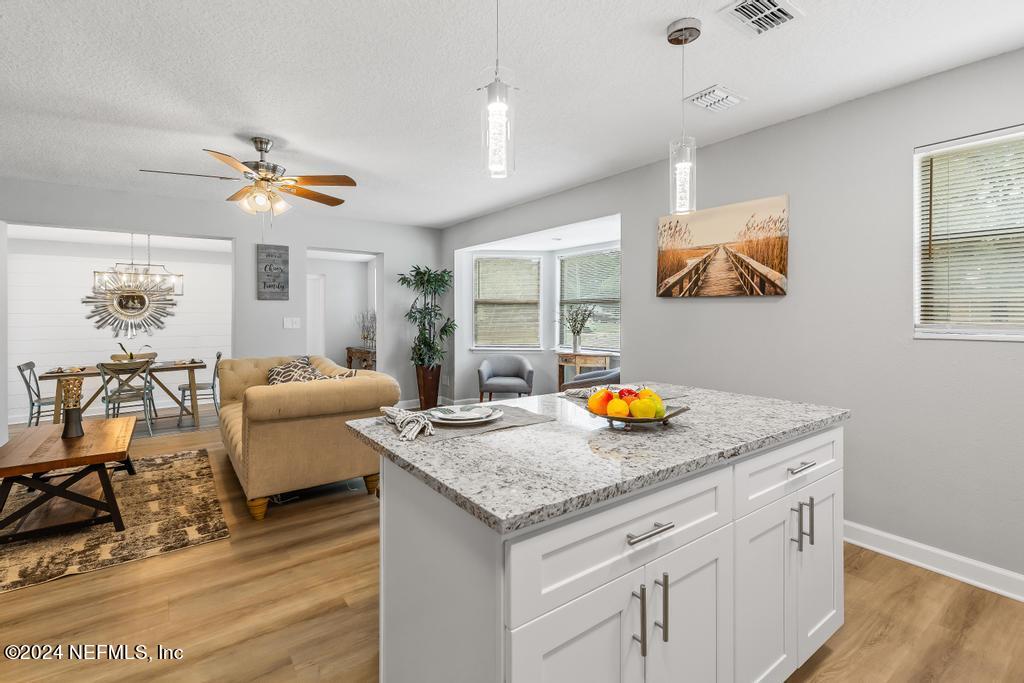 7461 STONEHURST Road N