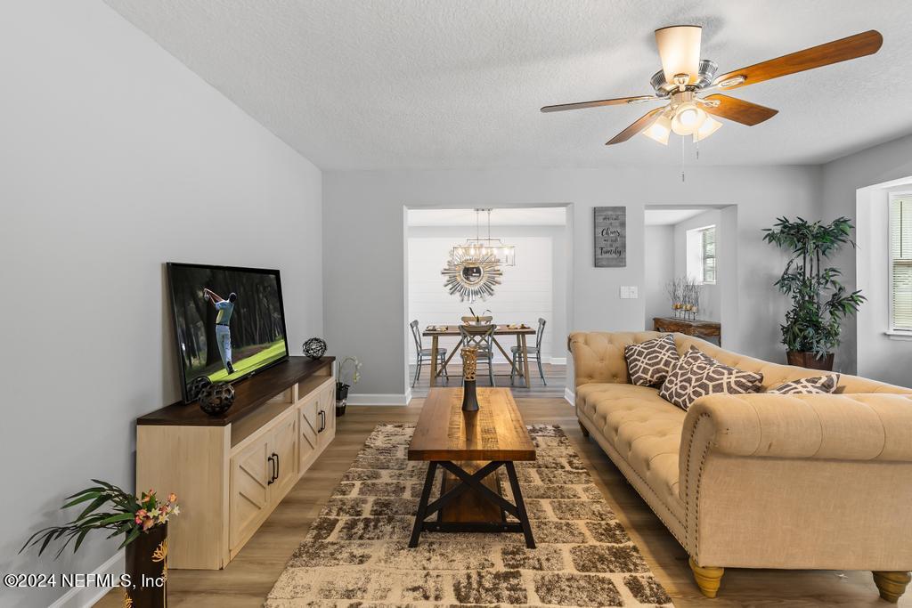 7461 STONEHURST Road N