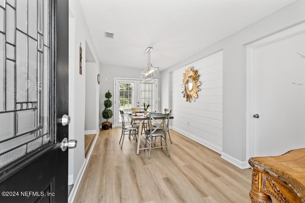 7461 STONEHURST Road N