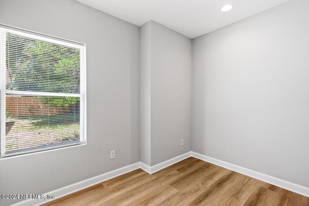 7461 STONEHURST Road N