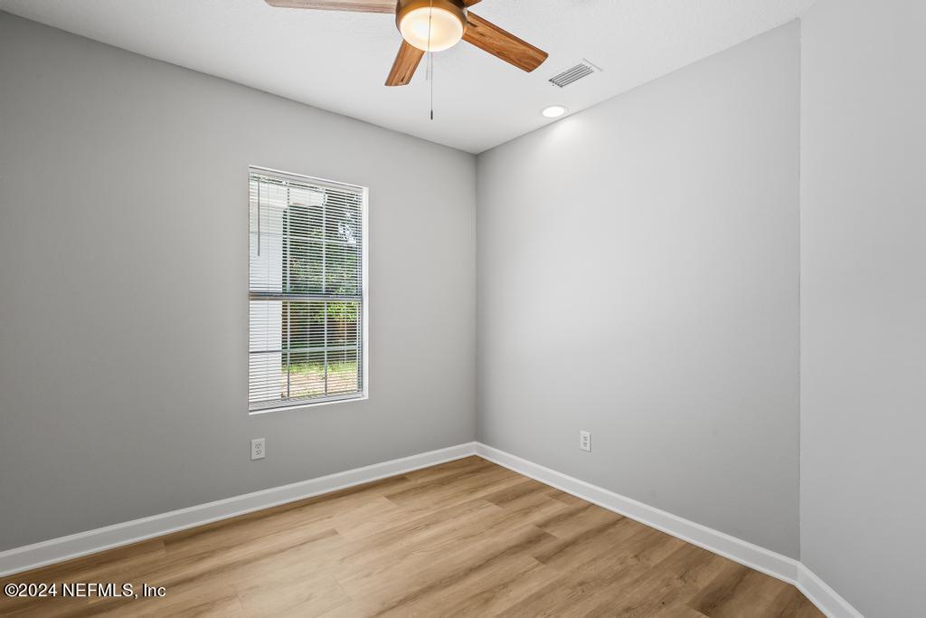 7461 STONEHURST Road N