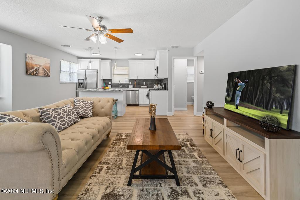 7461 STONEHURST Road N