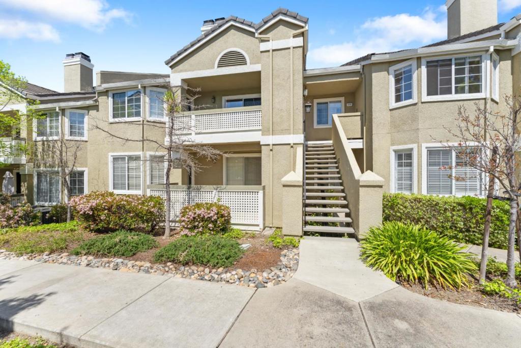 5987 Lake Hennessy Ct Court