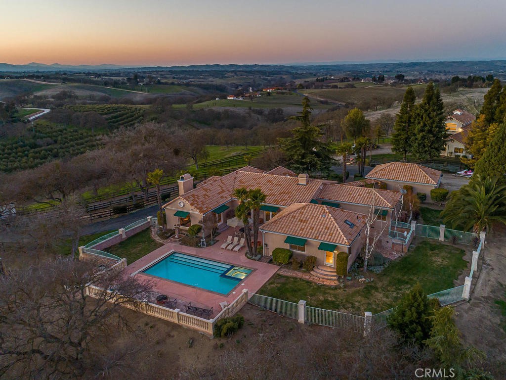 6275 Twin Canyon Lane