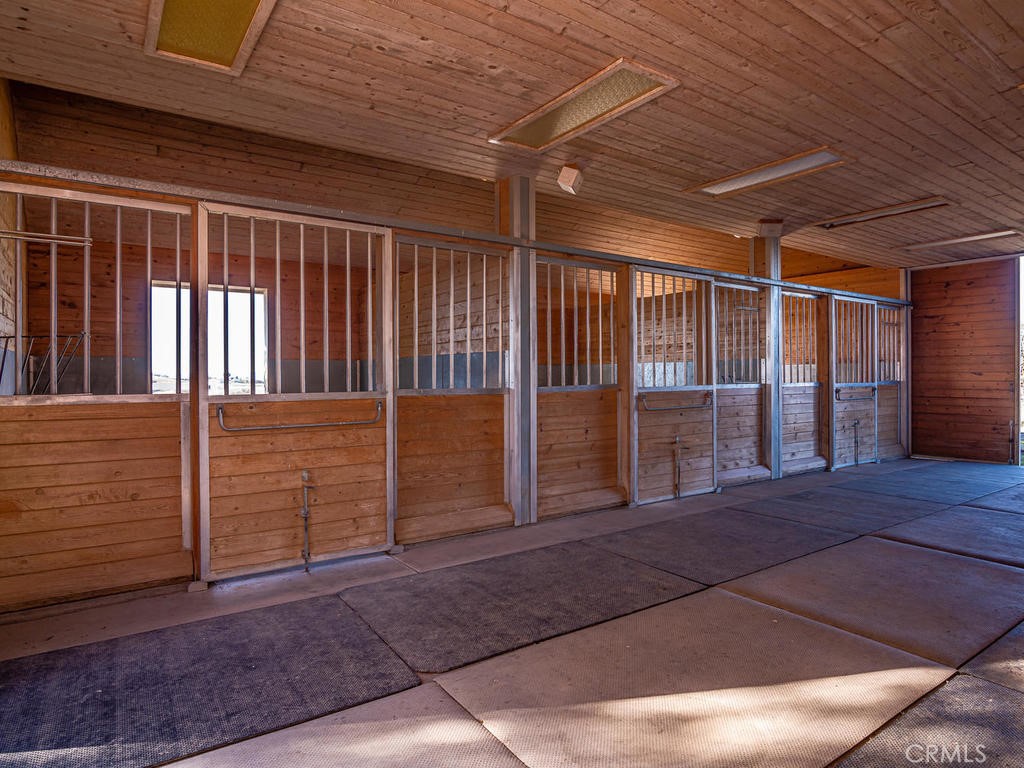 6275 Twin Canyon Lane