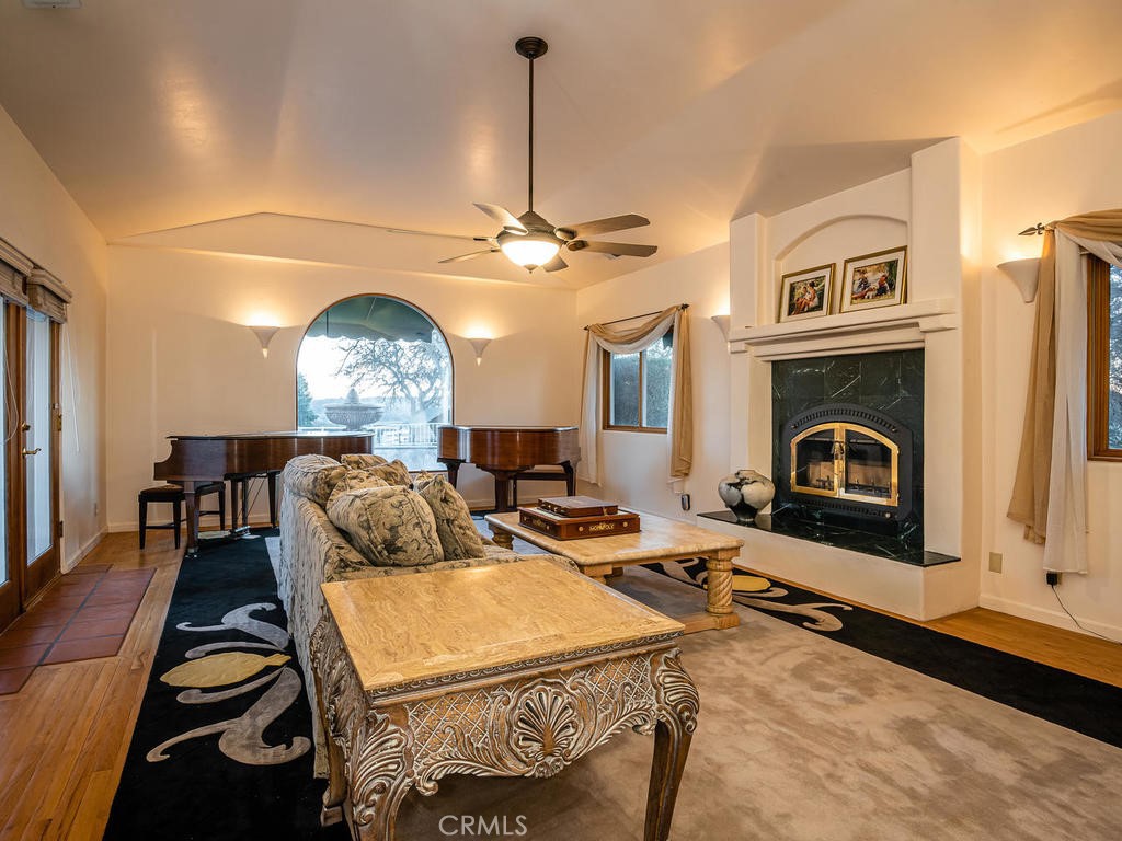 6275 Twin Canyon Lane