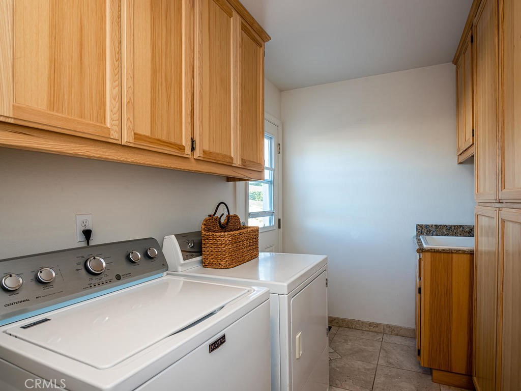 6275 Twin Canyon Lane