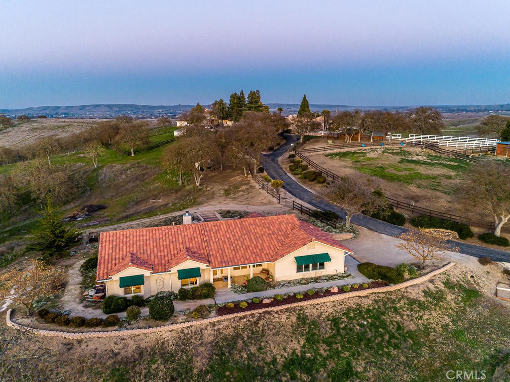 6275 Twin Canyon Lane