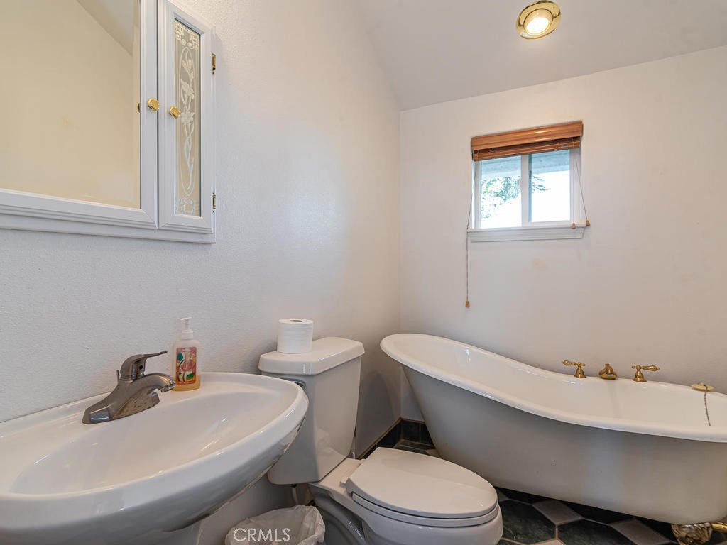 6275 Twin Canyon Lane