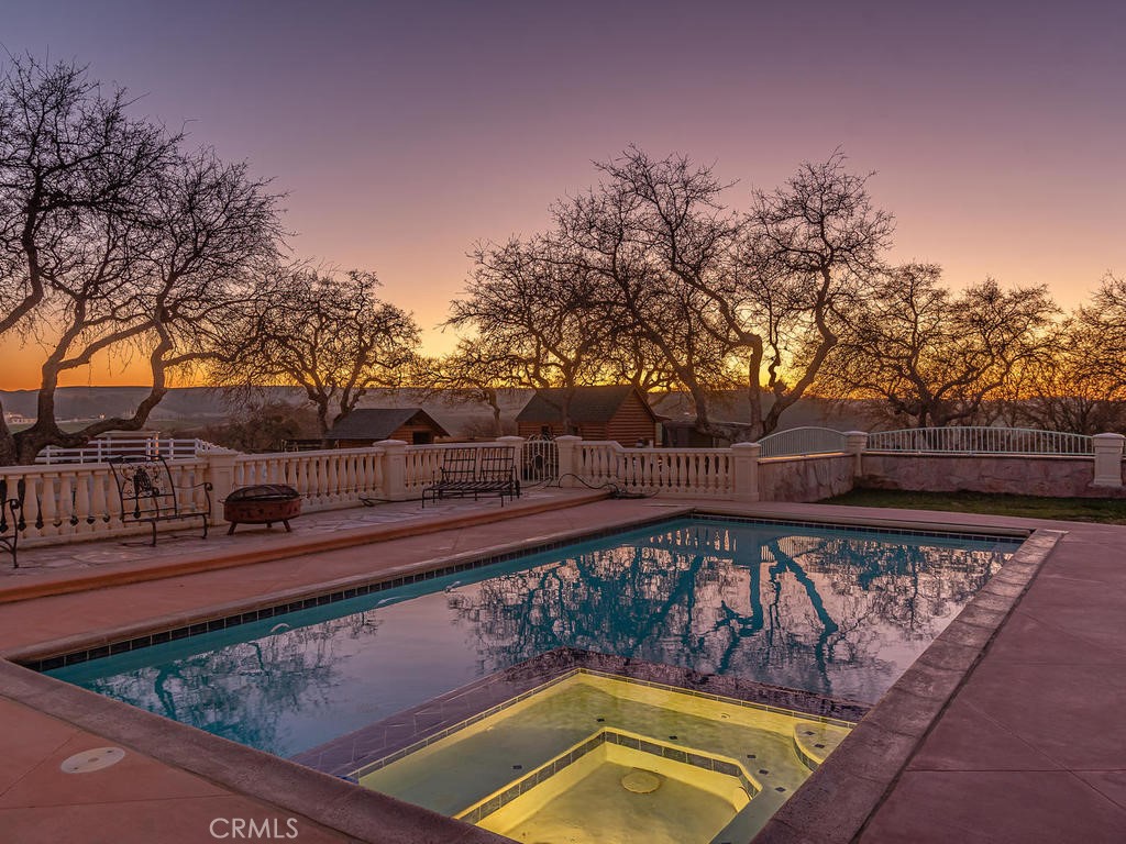 6275 Twin Canyon Lane