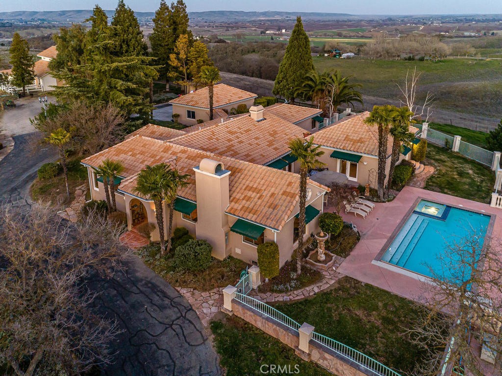 6275 Twin Canyon Lane